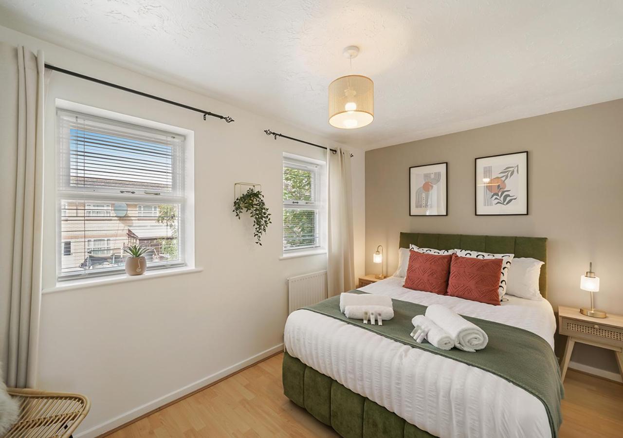 East London House Near Tube With Parking Βίλα Εξωτερικό φωτογραφία